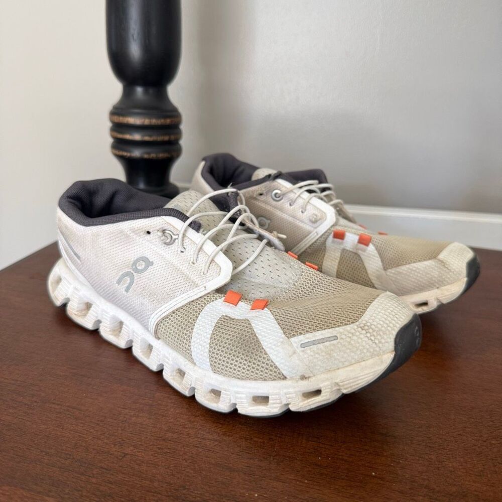 On Cloud Running Shoes Women’s 8.5 White Gray Orange